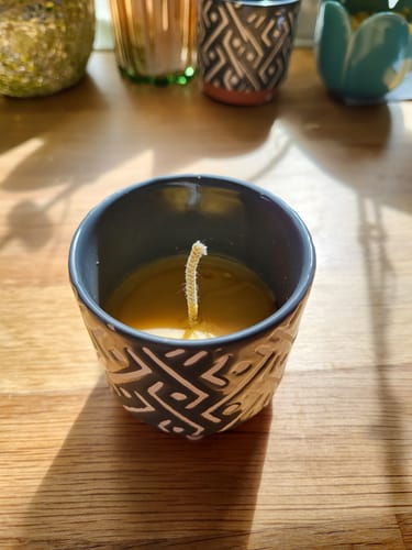 Kundebilde av 100 % Ren Bivoks – Perfekt for Naturlige Prosjekter